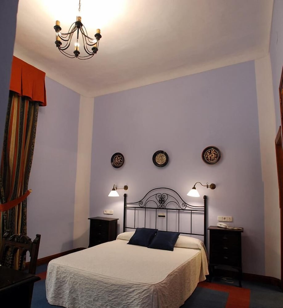 Фото Hotel Alvar Fañez