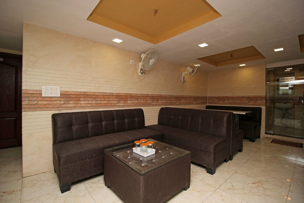 Фото Oyo 4883 Duke Hotel