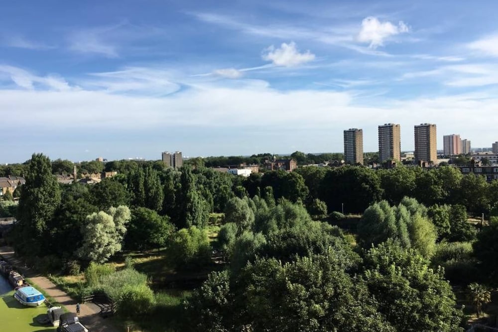 Фото Beautiful 1 Bedroom With Balcony Near Mile End