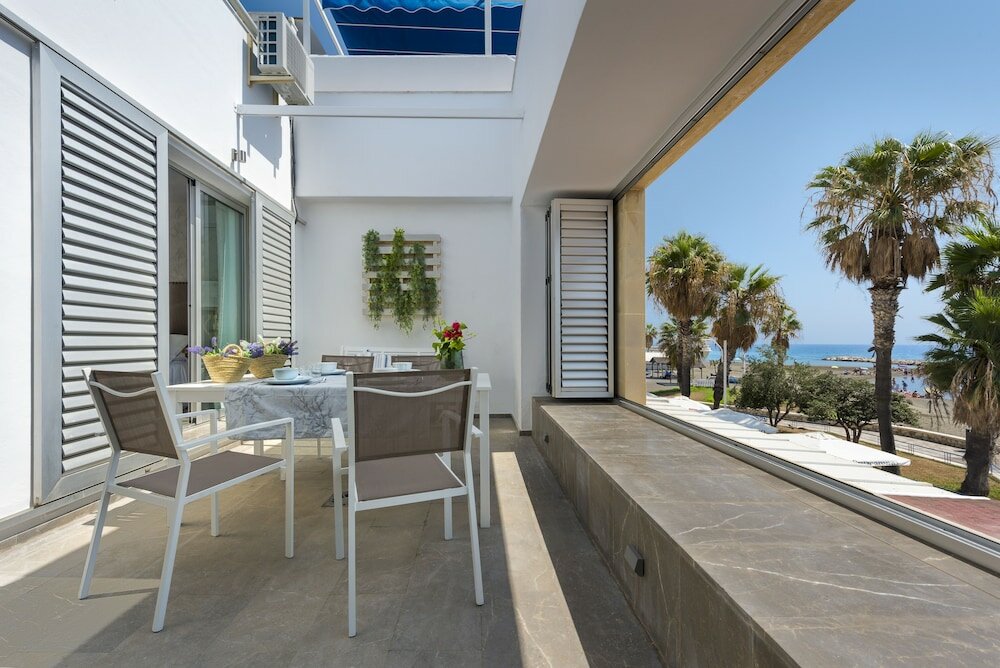 Фото Beautiful 2 Bd House With Terrace & Views to the Beach Pedregalejo