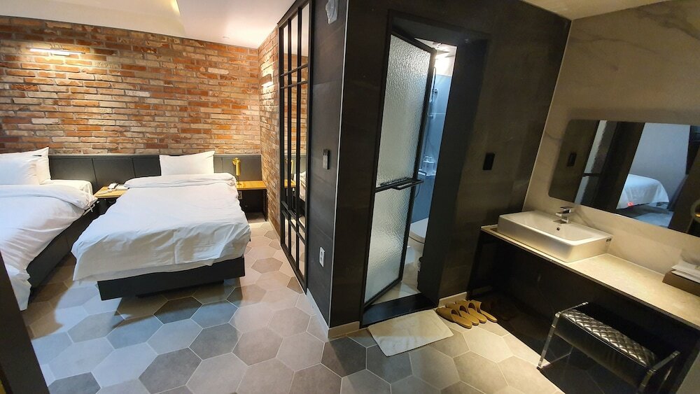 Фото West In Hotel