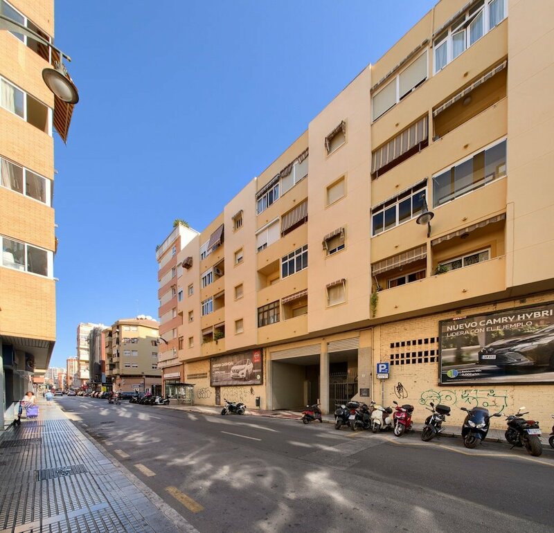 Гостиница Holidays2Malaga Train Station Area Apartments в Малаге