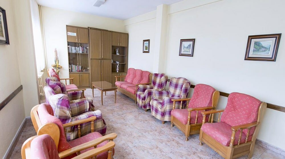 Фото Ensuite Rooms for Women Only - Leon