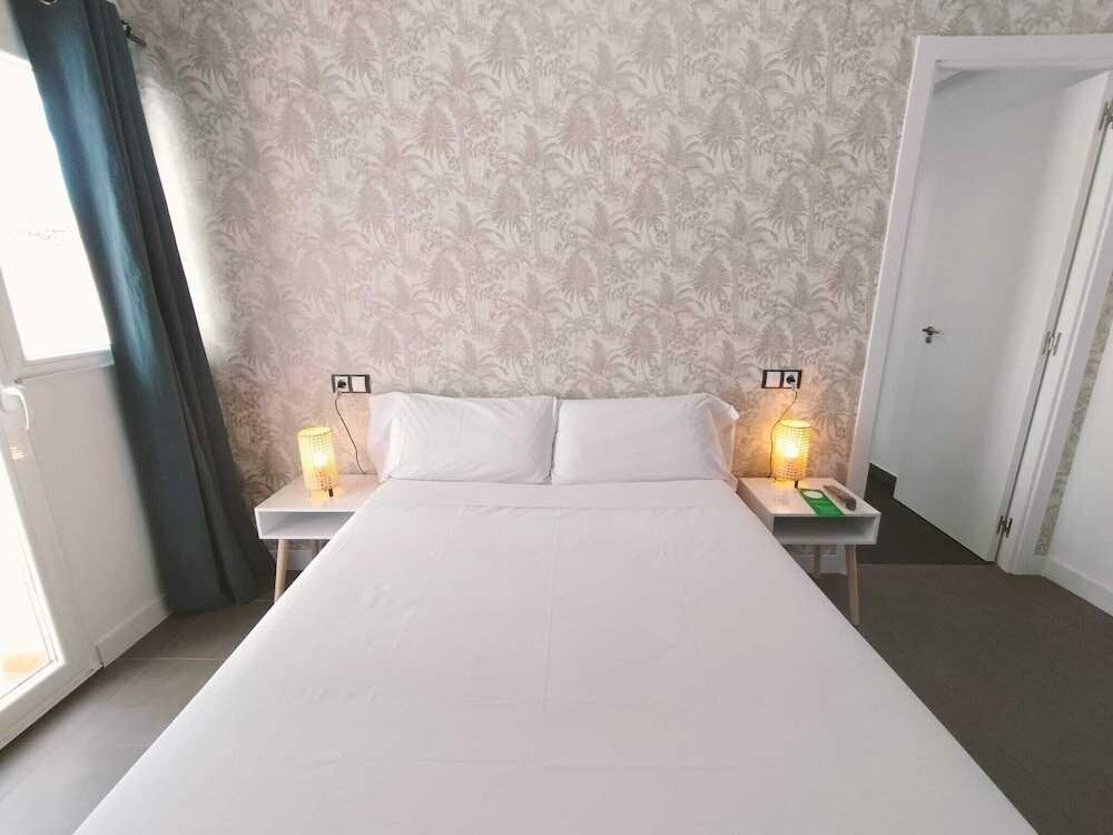 Фото Hostal Gonzala by gaiarooms