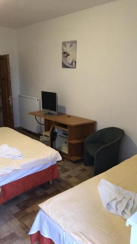 Фото Fenyves Hotel