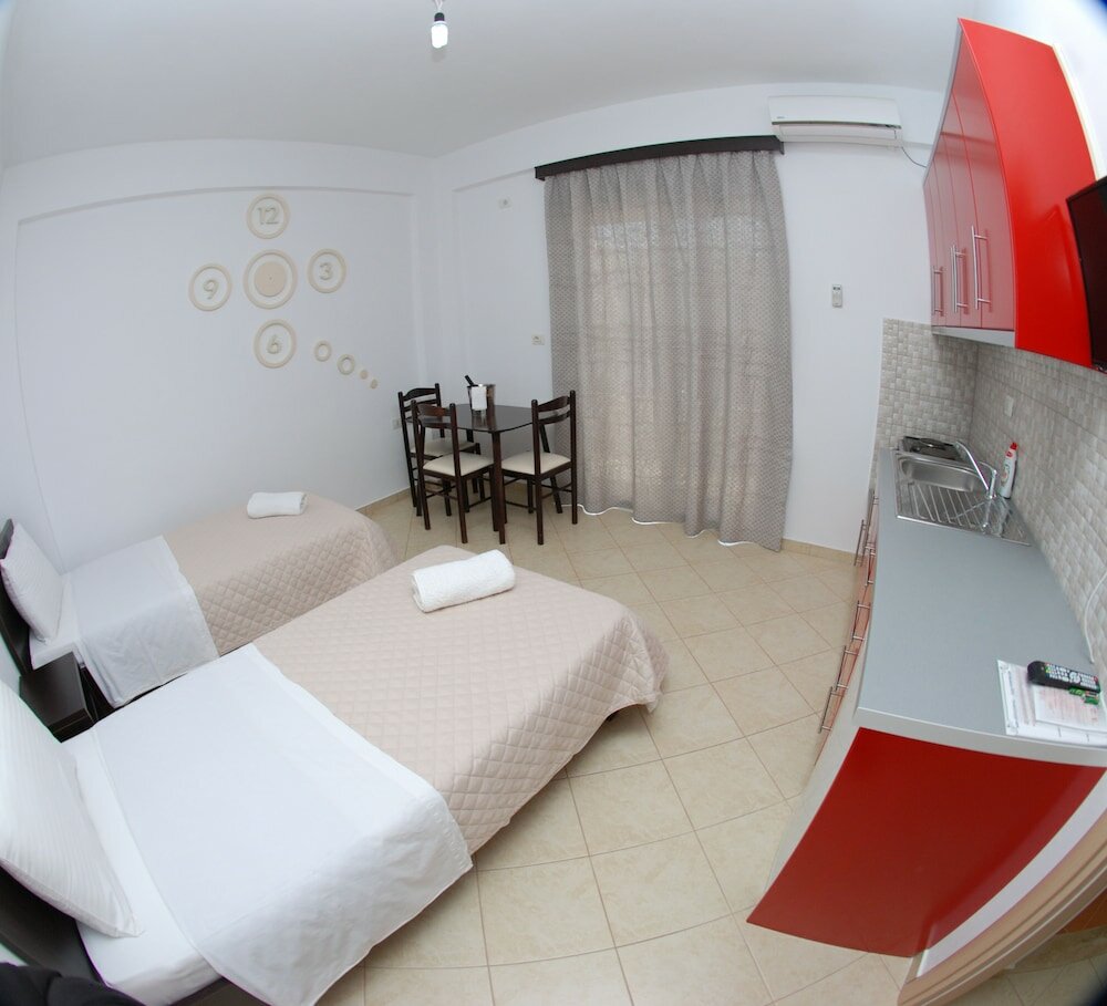 Фото Atlantis Hotel & Apartments