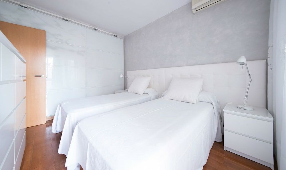 Фото Apartamentos Montserrat