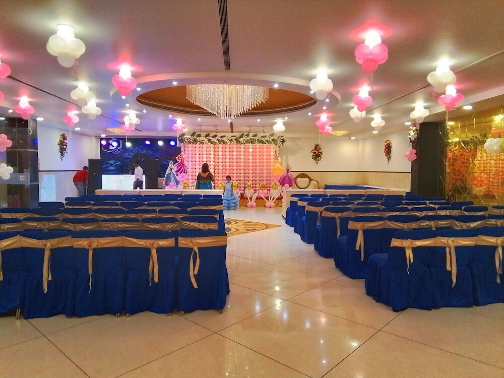 Фото Hotel Vibharaj Palace