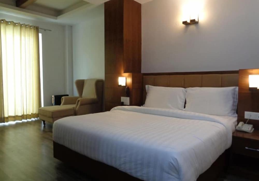 Фото Splendour Clarks Inn