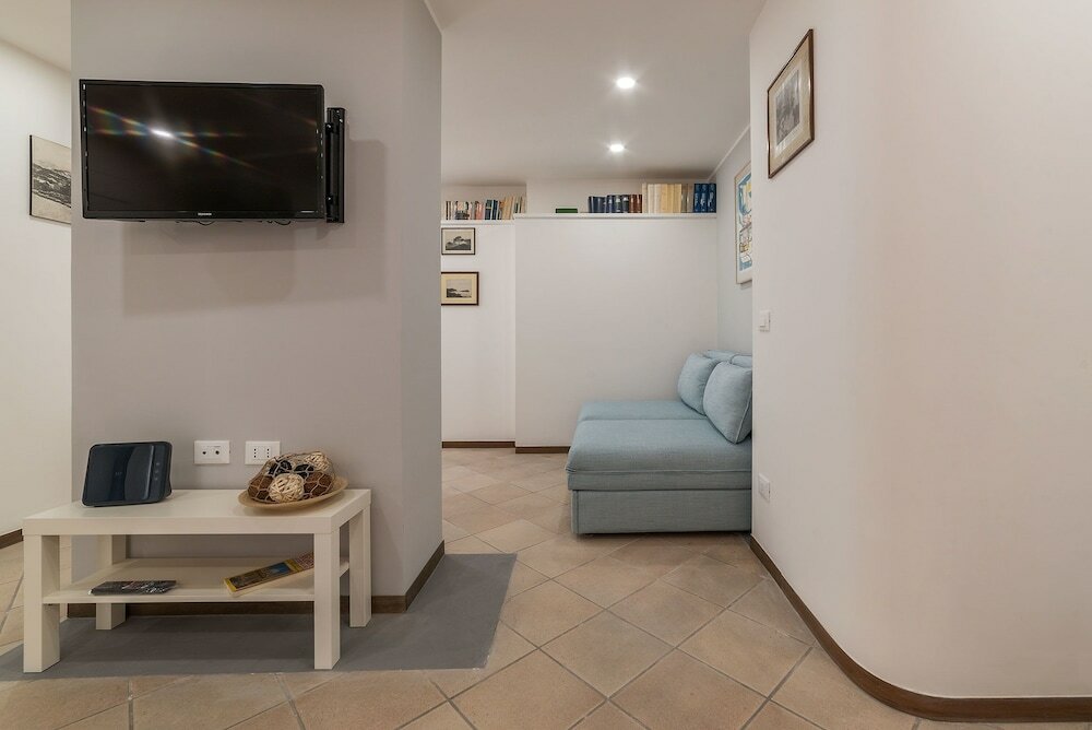 Фото Montecitorio Lovely Apartment