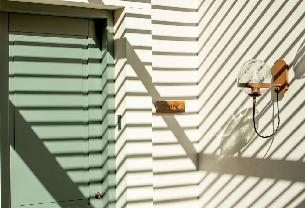 Фото Inotropes Boutique Suites - Adults Only