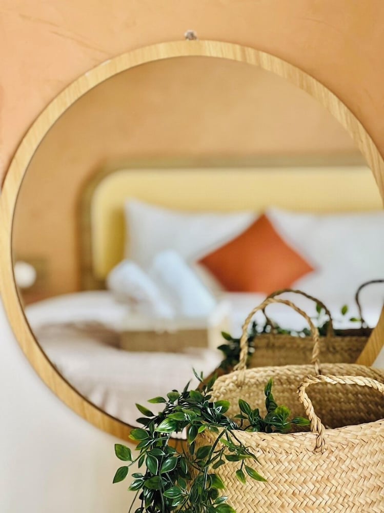 Фото IRest Orange Tay Ho Lakeside Apartment