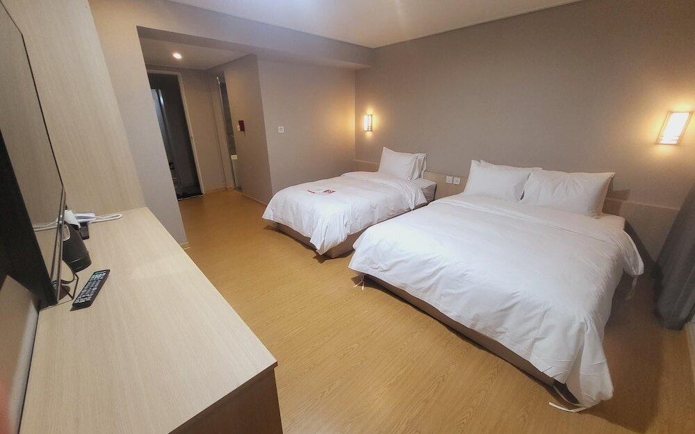 Фото Pohang Raja B Hotel