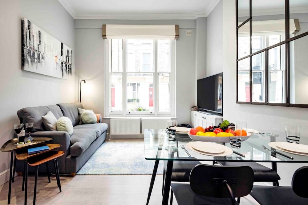 Фото Bright and Modern Bayswater Apartment