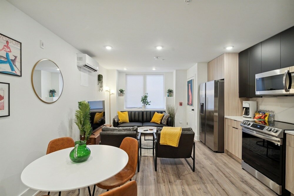 Фото Luxurious Modern Apt Near Art Museum