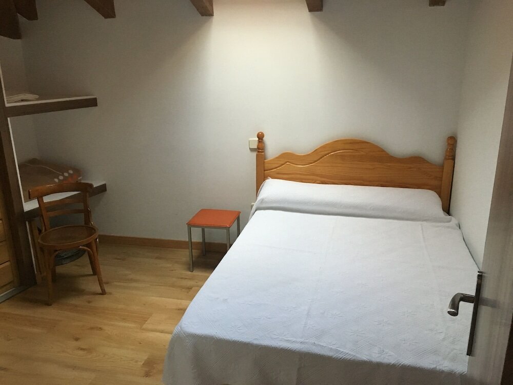 Фото Hostal Plaza del Pilar