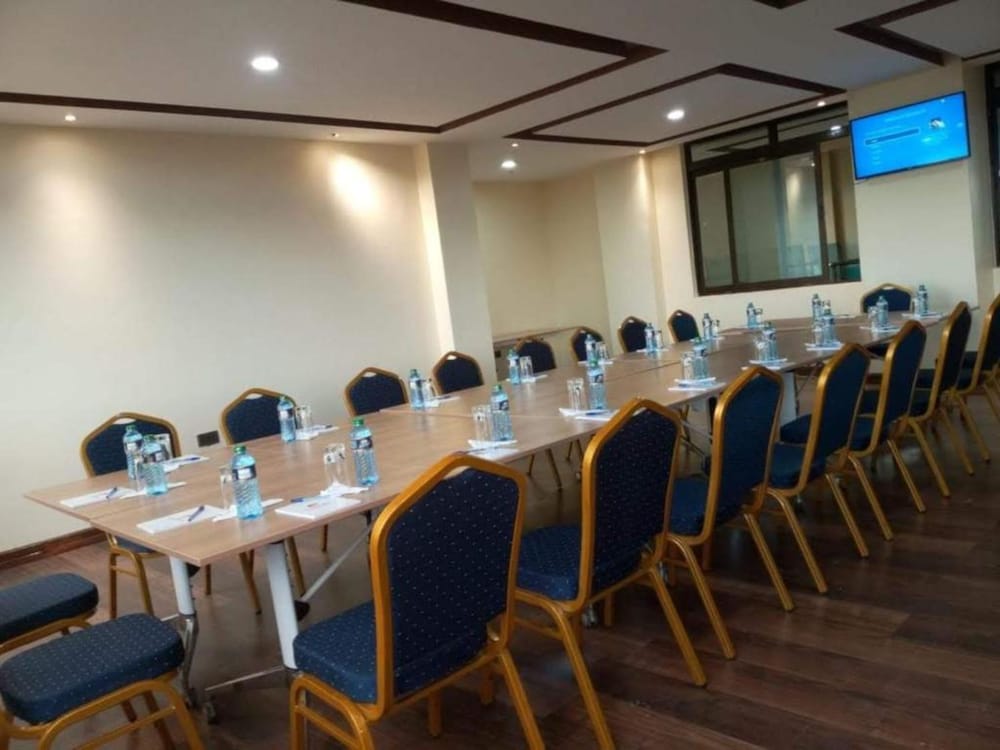 Фото Saala Hotel