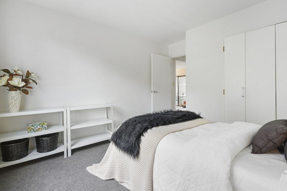 Фото Stylish Central 2br Apt nr Hospital