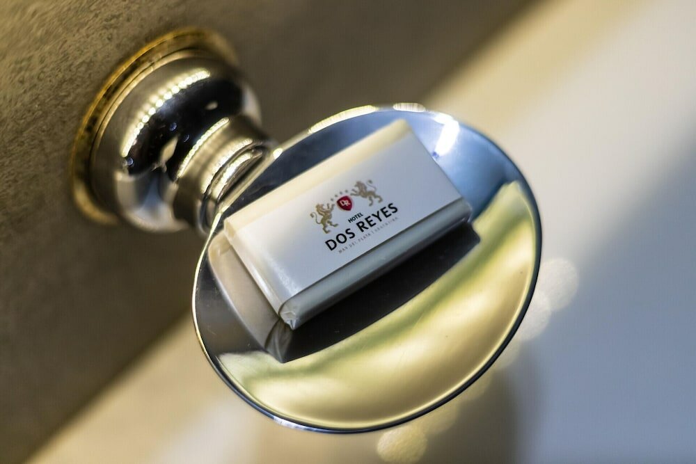 Фото Dos Reyes Hotel