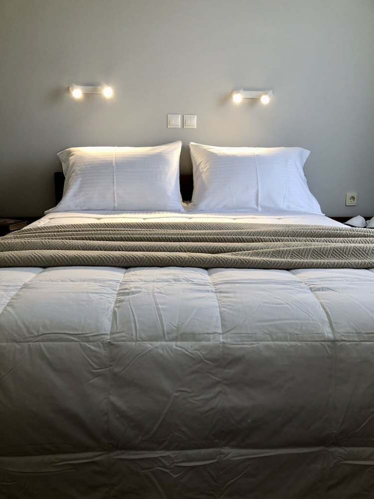 Фото Iolkos Hotel Apartments