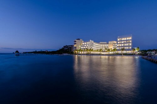Гостиница Izla Beach Front Hotel