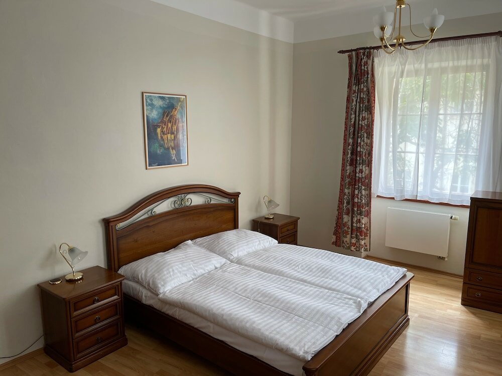 Фото Little Quarter Hostel and Hotel