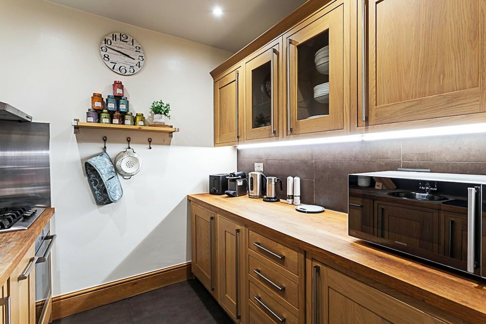 Фото Fulham Serenity: Your Charming 2-bed Retreat