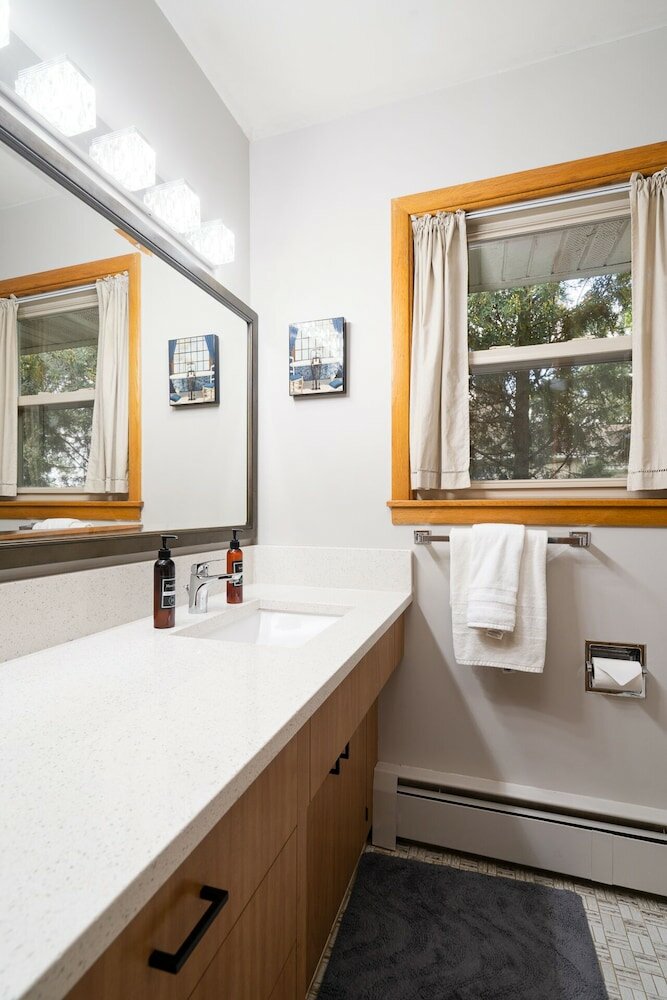 Фото Manor on the River - Whole House