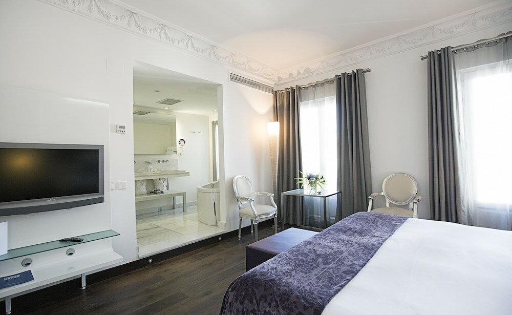 Фото Hotel Hospes Puerta de Alcalá