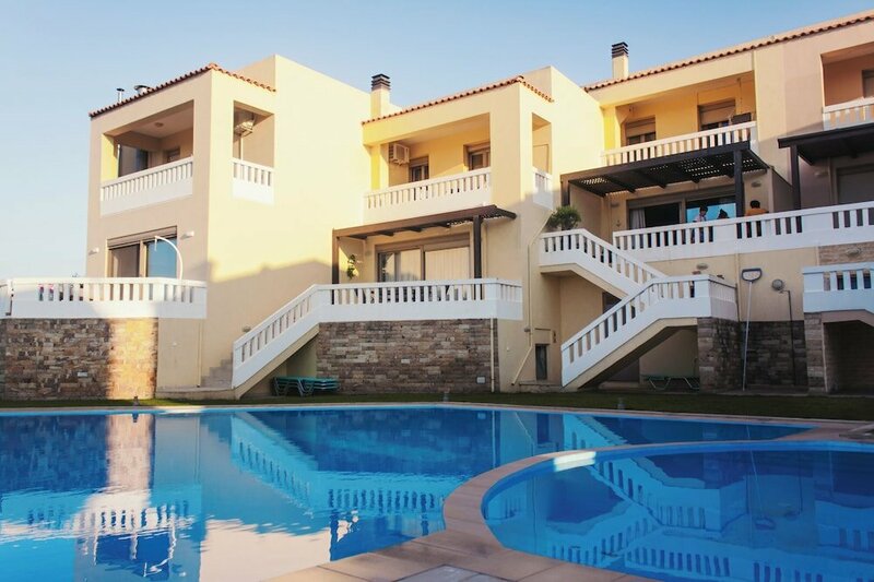 Гостиница Villa Cook with pool and sea views в Малеме