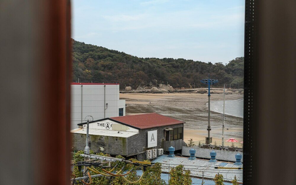 Фото Incheon Bluefrog Hotel