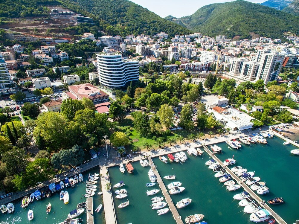 Фото Royal Gardens Apartments