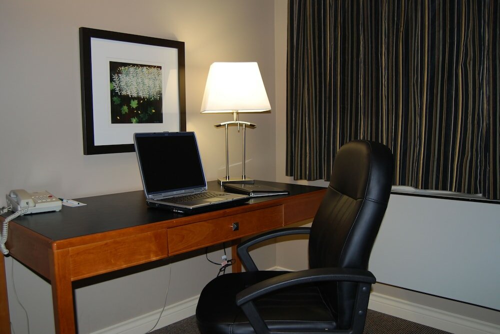 Фото Quality Inn West Edmonton