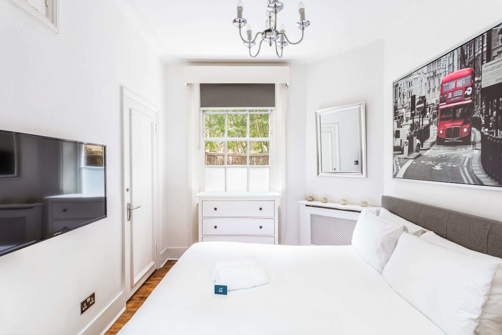 Фото Bright Warwick Chambers Apartment