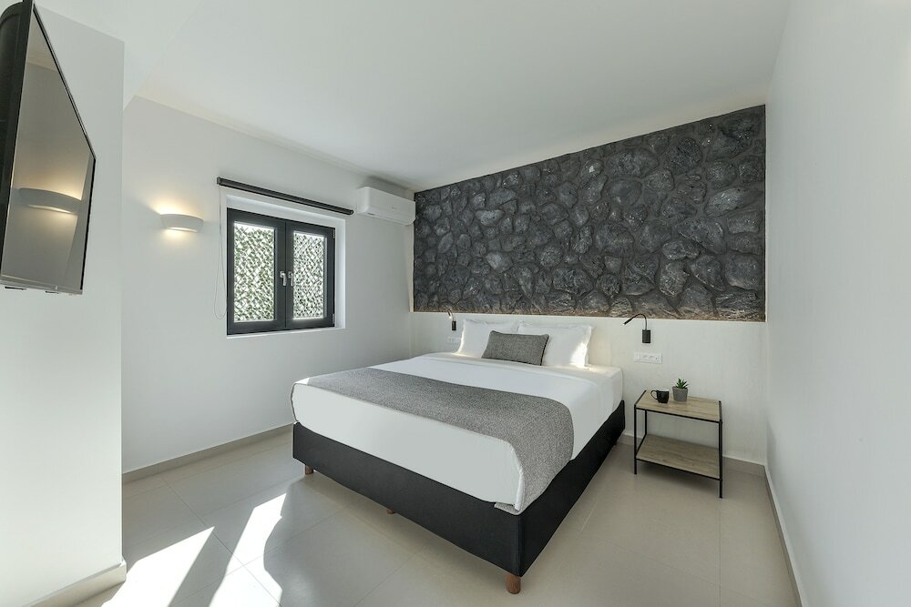 Фото Onyx Hotel & Suites