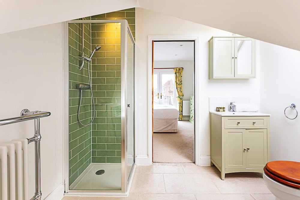 Фото Gorgeous Brixton Garden House