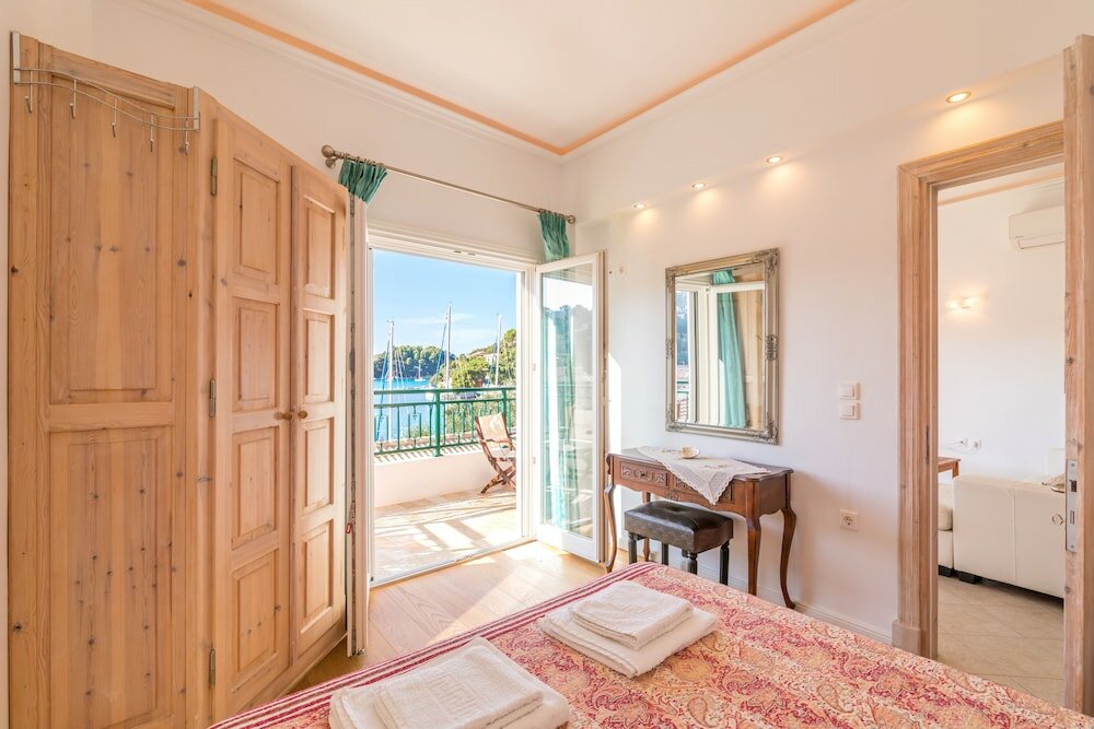 Фото Lakka Seaview Apartments by Konnect