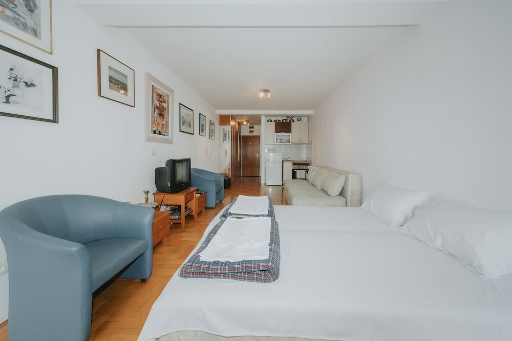 Фото Sea view studio Tibor