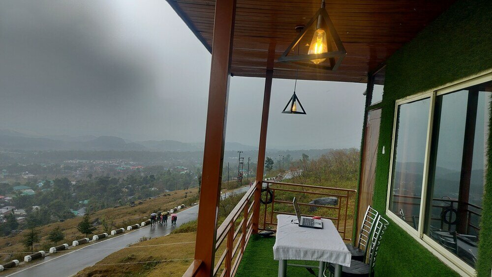 Фото Hotel Nirbana Heights