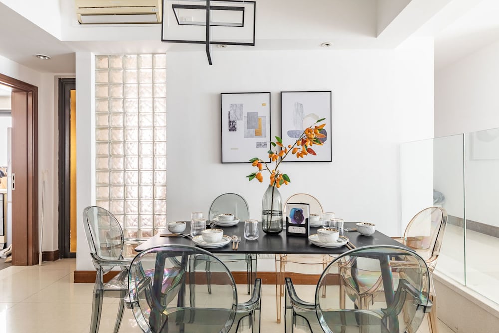 Фото Locals Boutique Apartment Gongbei No. 2