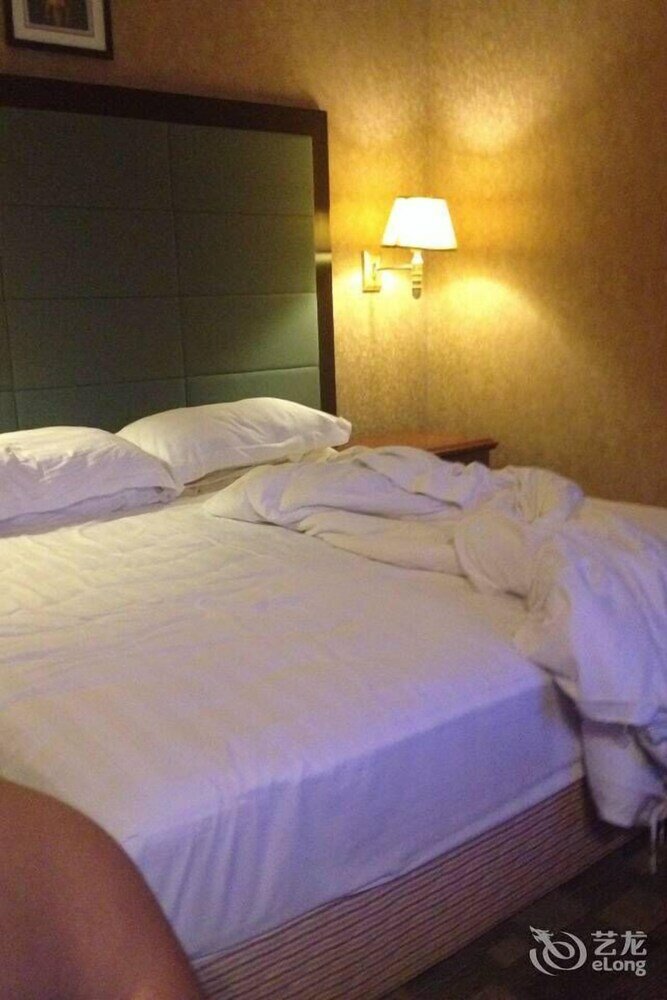 Фото Huaweida Hotel