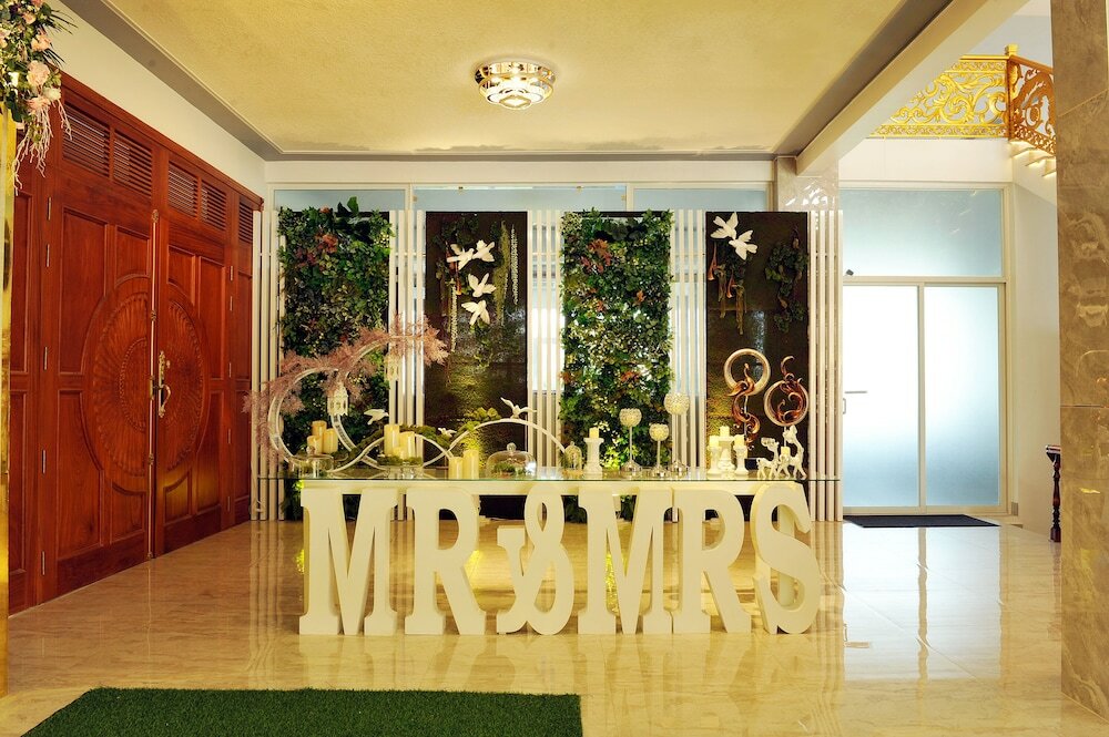 Фото Tam Chau Luxury Hotel