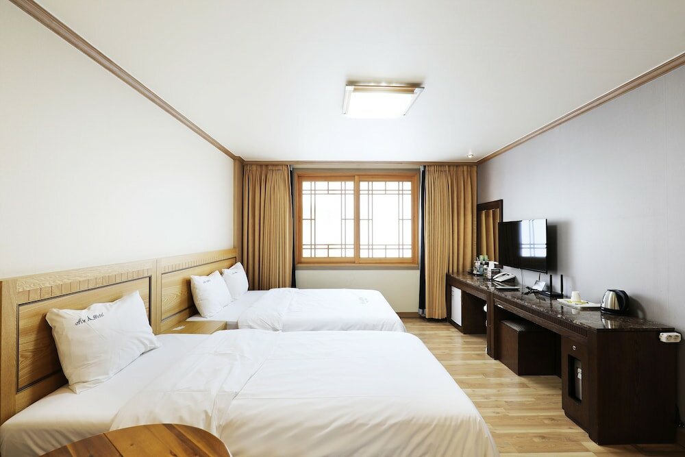 Фото Ace Family Hotel