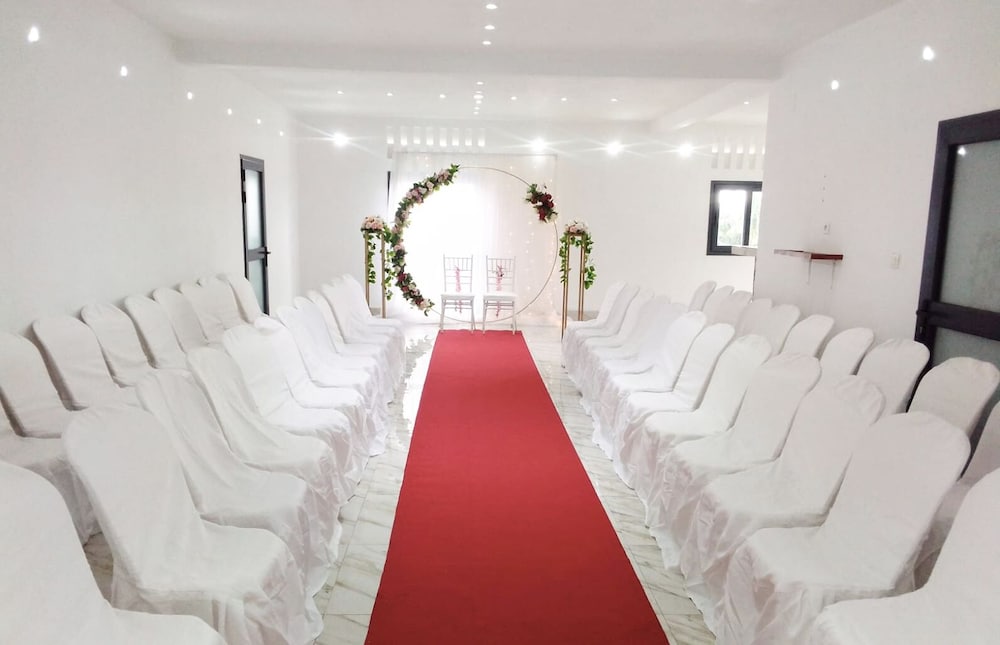 Фото Espace le Majestic Toamasina