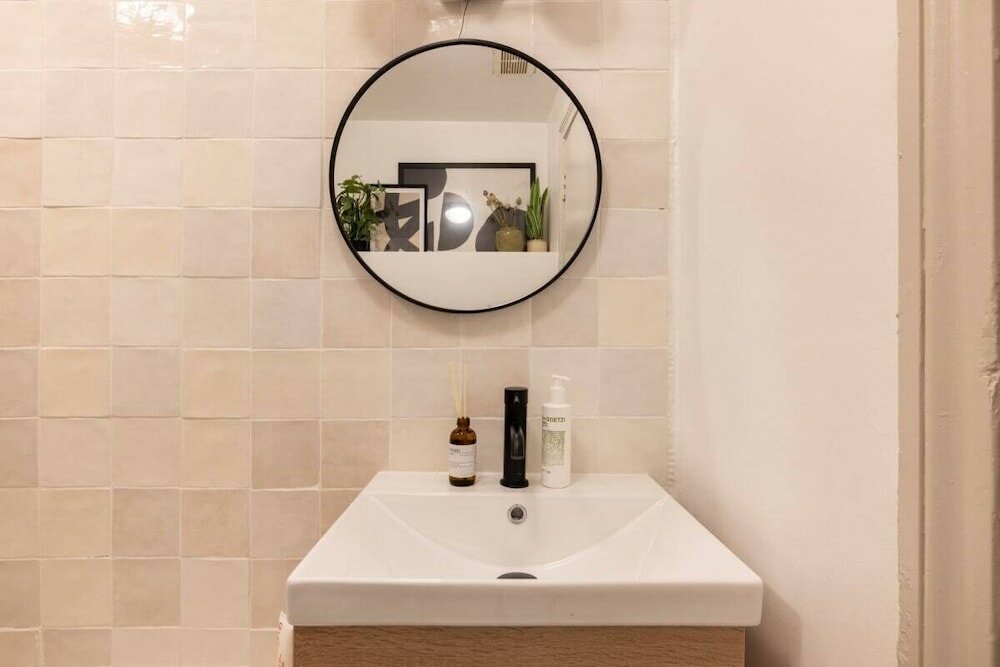 Фото The Kensington And Chelsea Classic - Glamorous 2bdr Flat