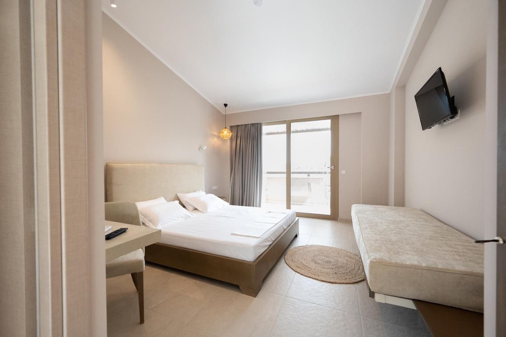 Фото Scarabeo Hotel & Villas Parga