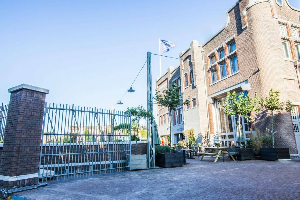 Фото Hotel De Hallen