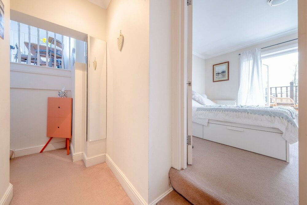 Фото Inviting 1bd Flat With Lovely Balcony - Willesden