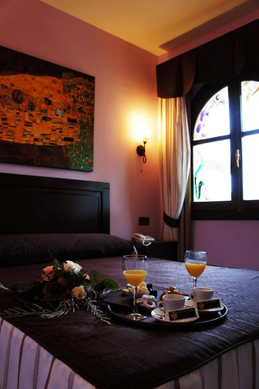 Фото Hotel Plaza del Castillo