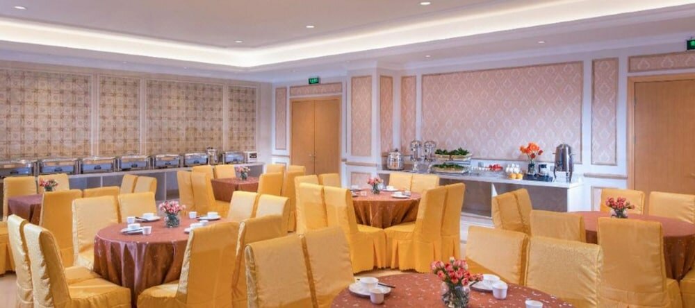 Фото Vienna Hotel Shenzhen - FuYong Metro Station Branch